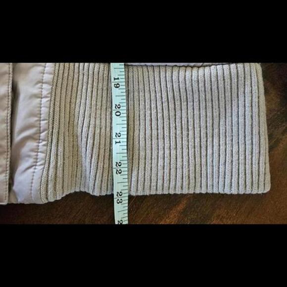 Old Navy Women's Stylish Gray Jacket with High Neck and Quilted Hearts Large - Picture 10 of 10